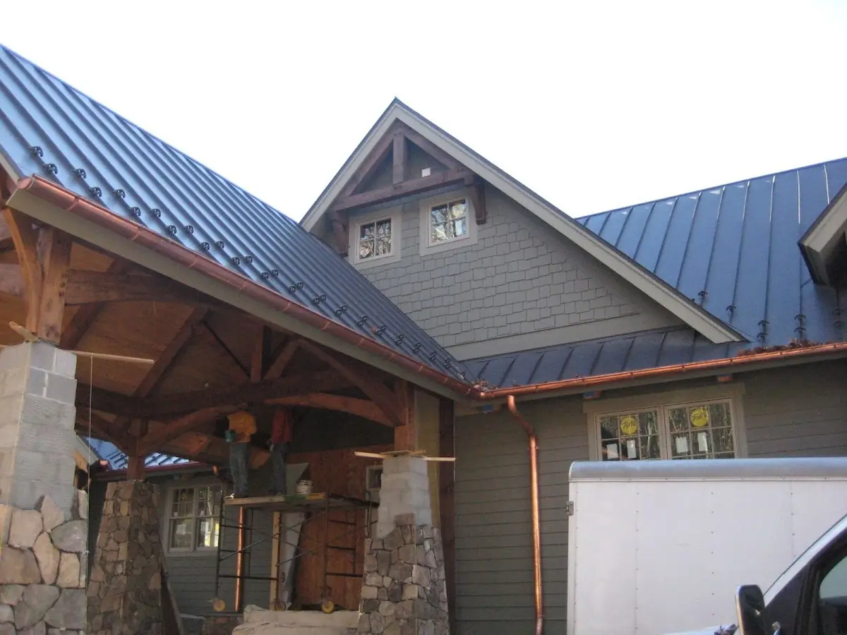 Craftsman Roofing team delivering quality roofing work in Lucket